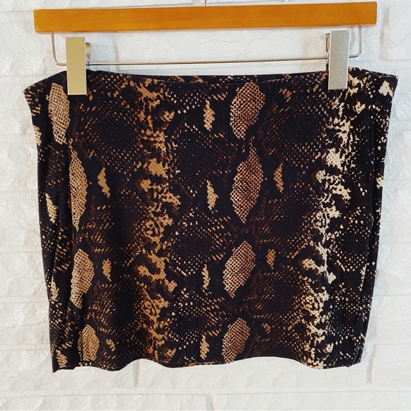 Express Snakeskin Skirt - Picture 2 of 4